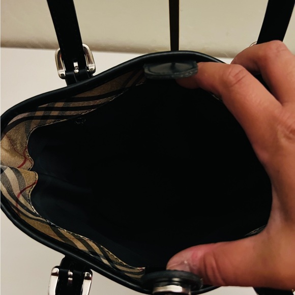 Authentic Burberry bucket tote - Picture 9 of 12